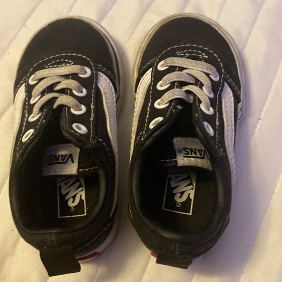 Shoes - Picture 3 of 4